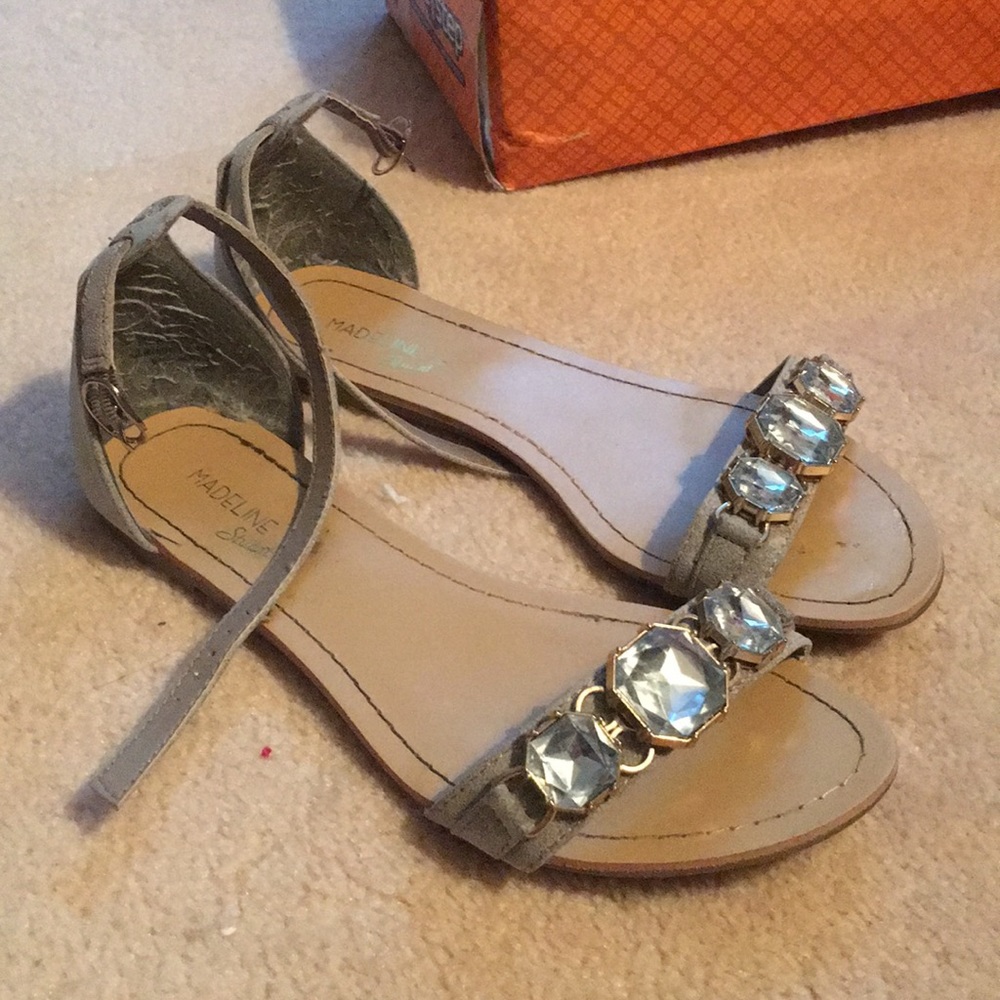 cute simple sandals (never worn)